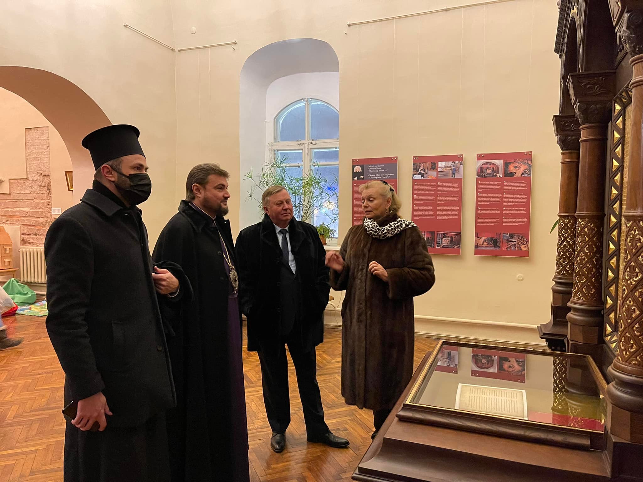 Духівник Фонду відвідав виставку, присвячену святій Варварі, на якій представлені святині з зібрання Митрополита Володимира
